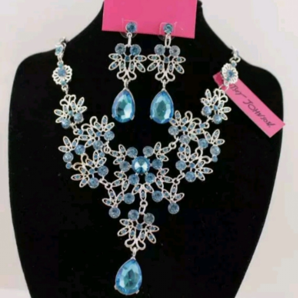 Betsy Johnson deep sky blue  Rhinestone bride Water drop earrings and necklace